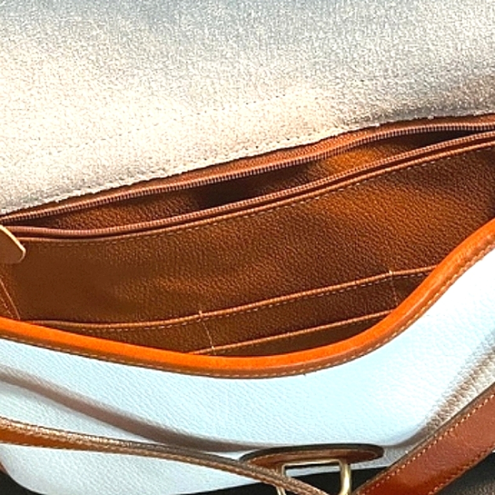 Dooney & Bourke Classic White Pebble Leather Shoulder Bag Pre-owned - Picture 12 of 15